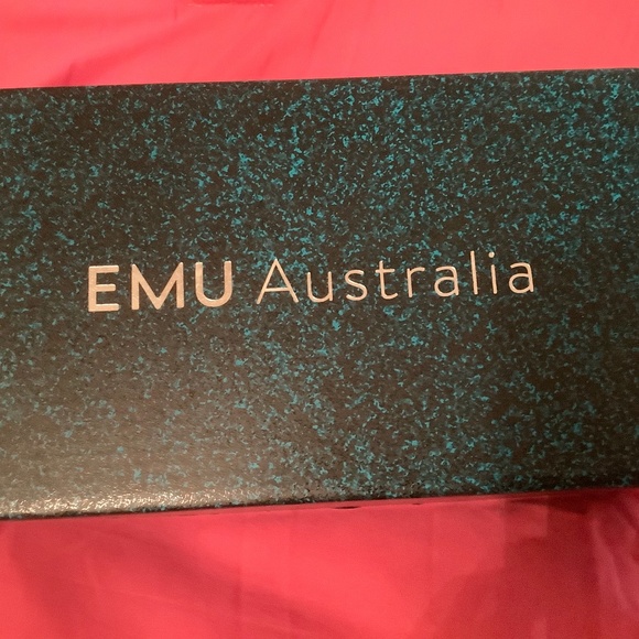Childrens size 11 worn once! Emu Australia brand. - Picture 1 of 4
